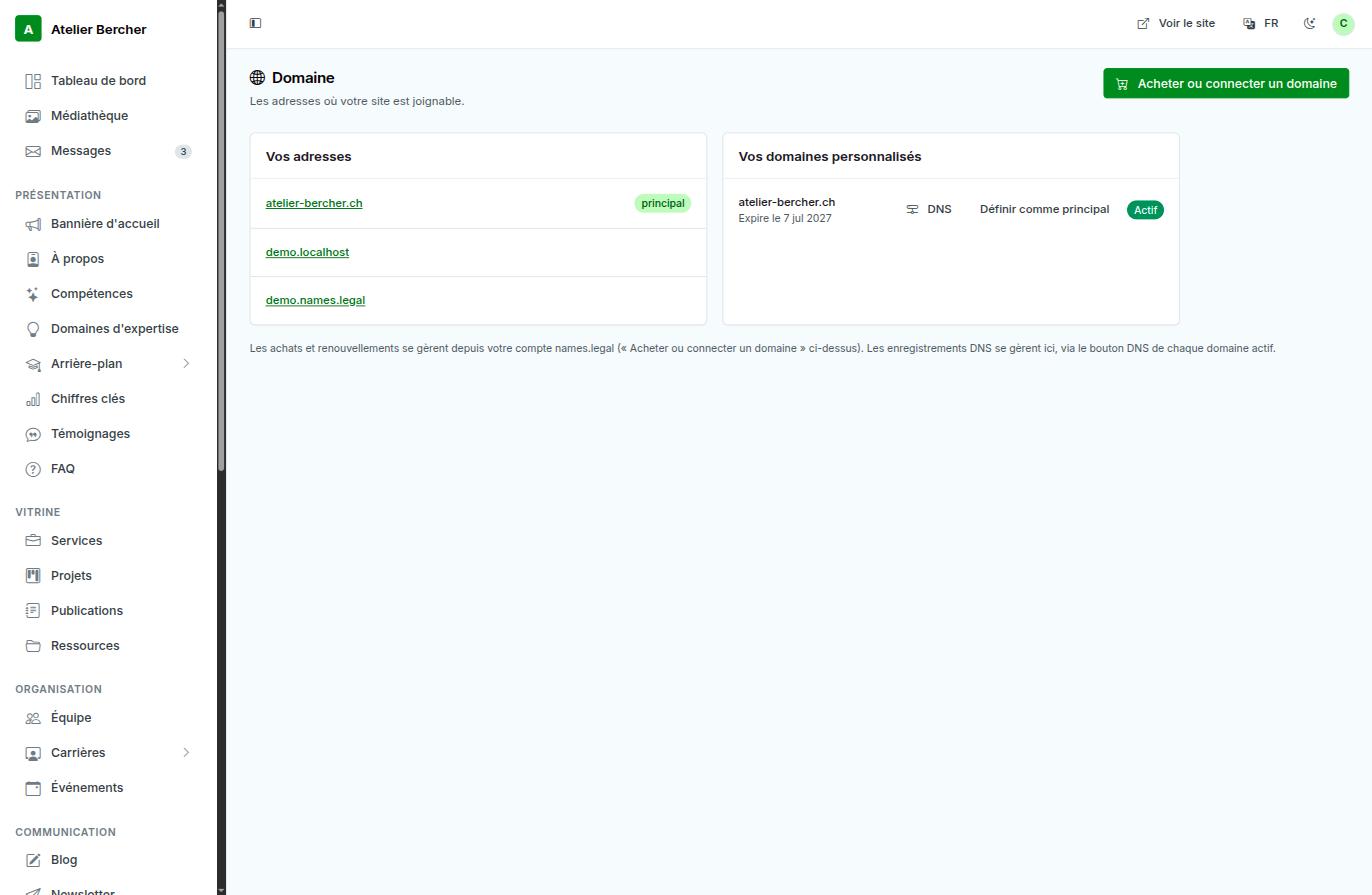 L'écran Domaine : vos adresses à gauche, vos domaines personnalisés et leur échéance à droite.